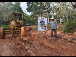 PUPR Terus Bekerja, Kali Ini Perbaiki Jalan Di Plakat Tinggi