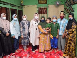 Thia Yufada Sambangi dan Semangati Istri Almarhum Oktriandika