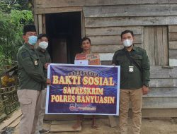 Berbagi Di Tengah Pandemi Covid-19, Satreskrim Polres Banyuasin Sambangi Warga Berikan Sembako