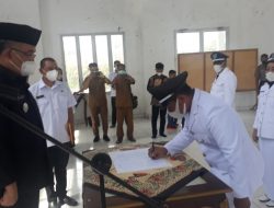 Enam PJ Kades Di Kecamatan BHL Di Ambil Sumpah Jabatan