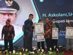 Bupati Banyuasin Terima Penganugrahaan Sahabat Pers