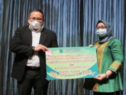 Bupati Musi Banyuasin Dodi Reza menyalurkan bantuan dari ASN dan warga untuk korban Gempa Sulbar.