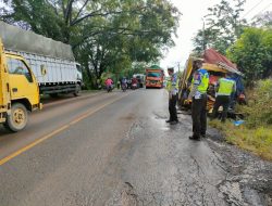 Kecelakaan di Jalan Palembang-Jambi, Lalu Lintas Macet