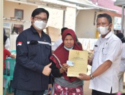 PTBA Bagikan 162 Akta Tanah Warga Bara Lestari II