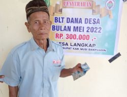 Pemdes Langkap Kembali Salurkan BLT- DD