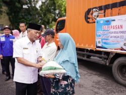 Pemkab Muba Salurkan 390 Ton Beras untuk Warga Prasejahtera di Muba