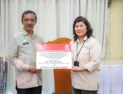 Sekda Mara Ondak, Serahkan Bantuan Bagi Penyandang Disabilitas