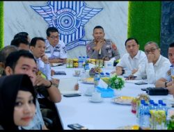 Dukung Polres Muba, Pj Bupati H Apriyadi Ajak Masyarakat Tidak Parkir di Trotoar