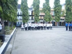 Sekretariat DPRD Muba Gelar Apel Pagi dan Bagikan Bendera Peringatan Hari Kemerdekaan RI Ke-78