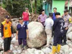 Danny Ismaya Salurkan Bantuan dan tinjau Lokasi Daerah Terdampak Banjir