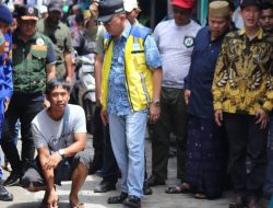 Pj Bupati Hani Syopiar Rustam Tinjau Jalan Poros Sungsang, Perintahkan Dinas PUPR Banyuasin Segera Perbaiki