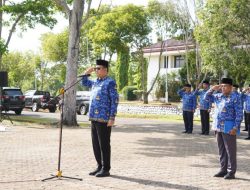 Pj. Bupati Banyuasin pimpin apel gabungan pemkab Banyuasin. 