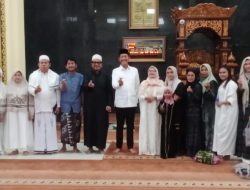 Ketua DPRD PALI H. Ubaidillah, S.H. Shalat Idul Adha 1446 H di Masjid Al-Mukhlisin 